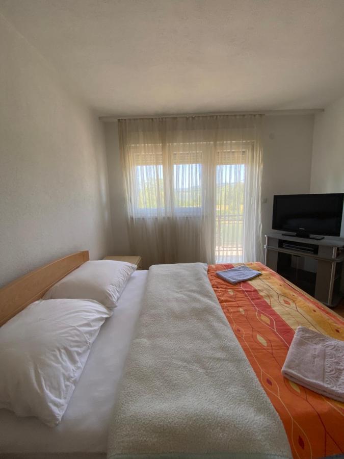 Апартаменти Apartman “Iva” Drvar Екстер'єр фото
