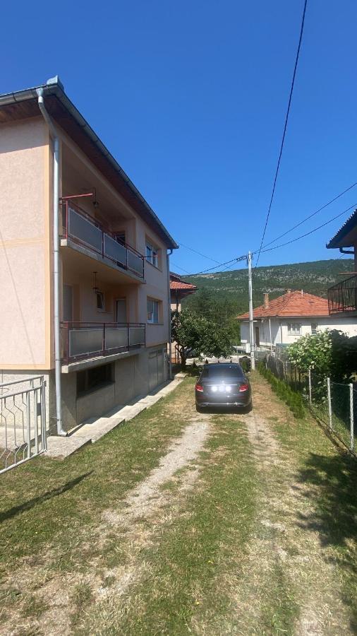 Апартаменти Apartman “Iva” Drvar Екстер'єр фото