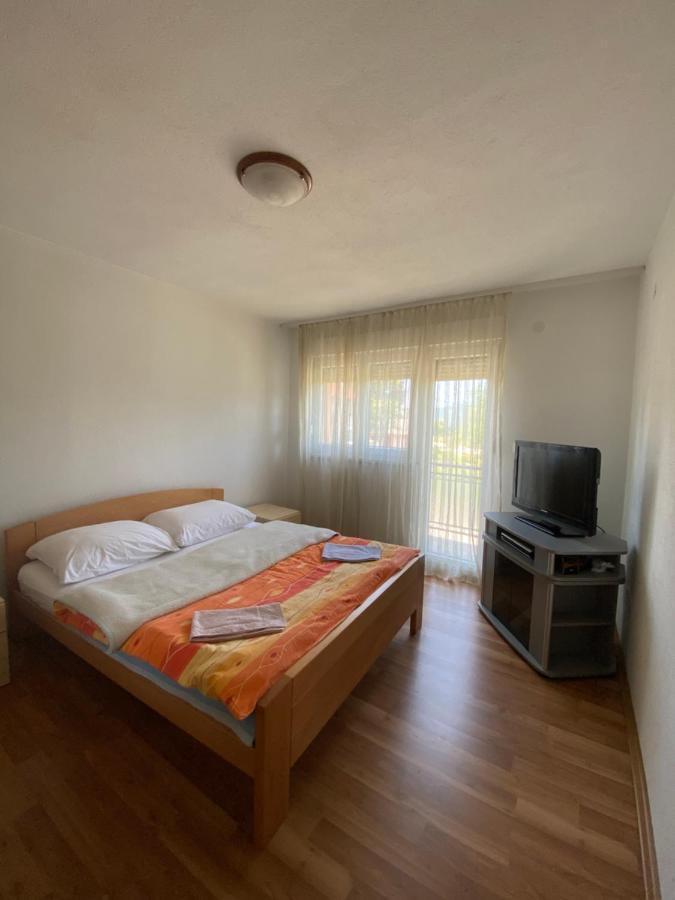 Апартаменти Apartman “Iva” Drvar Екстер'єр фото